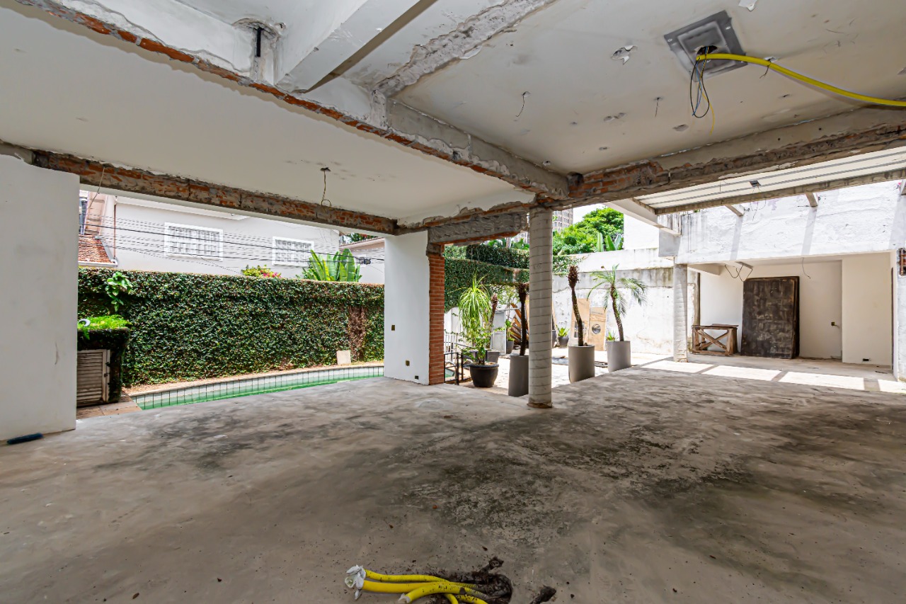 Casa para transformação no Jardim Europa, São Paulo.